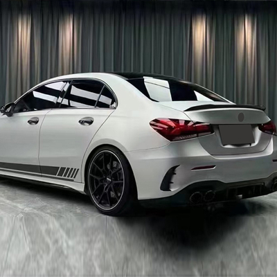19-24 BENZ A elevar el estilo y el rendimiento con un OEM Amg-a45 estilo spoiler trasero