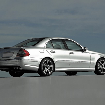 Logotipo personalizado aceptado Mercedes-Benz E-CLASS W211 faldas laterales de automóvil Modificación directa
