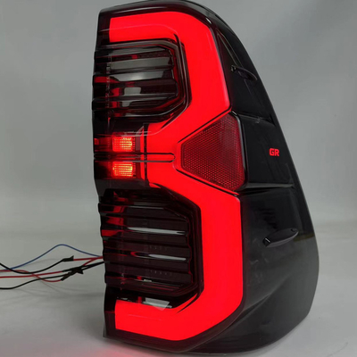 Las luces traseras Hiace 2020 probadas para Toyota Hilux Rocco DRL Brake Turn Signal Stop Light