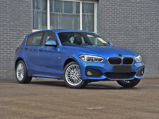 BMW Serie 1 F20 15-18 MT Modelo de actualización de faldas laterales para el 2010.